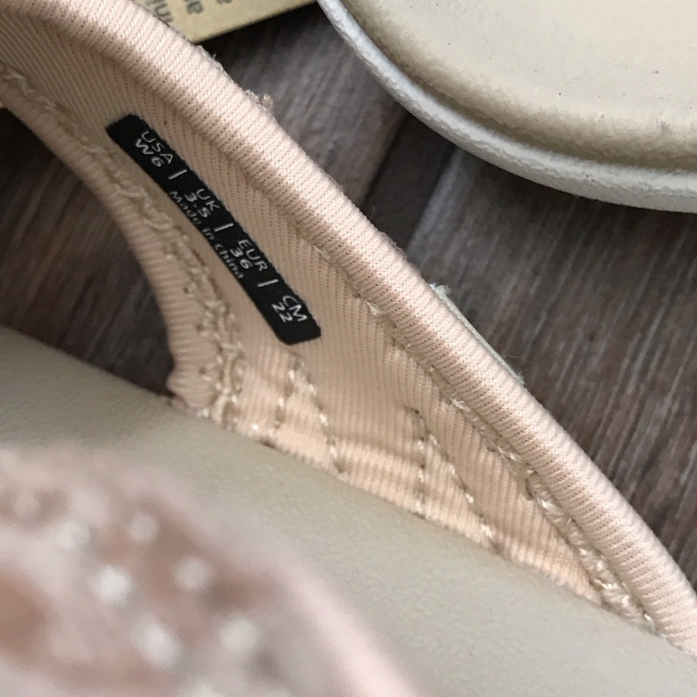 Spenco Women's Beige Leopard Sandals NWT - Picture 5 of 6